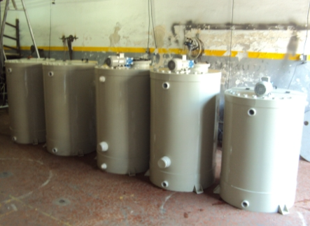 Benefícios do uso de tanques de polipropileno em tratamento de efluentes industriais